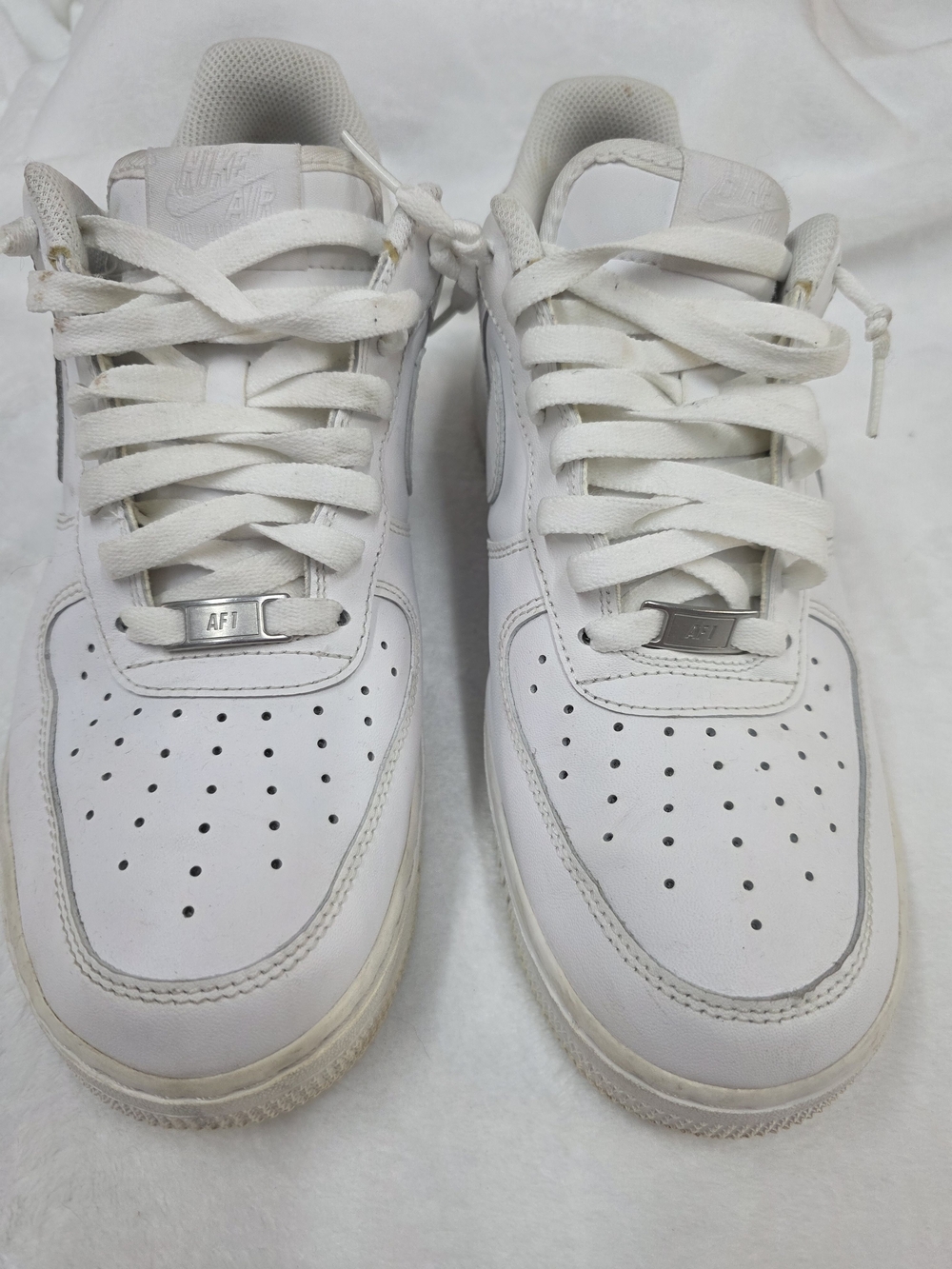 Mens Nike Air Force 1 '07 Low Top White Sneakers - Picture 5 of 9